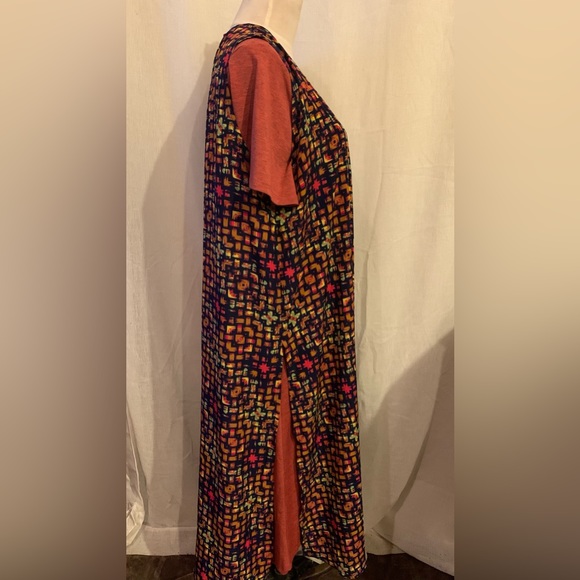 Lula Roe - Picture 2 of 4